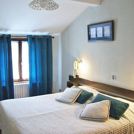 Logis Hotel De La Paix - 图尔尼 外观 照片