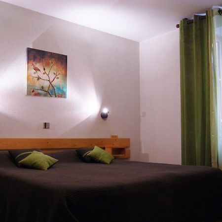 Logis Hotel De La Paix - 图尔尼 客房 照片