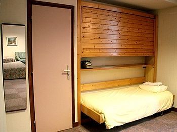 Logis Hotel De La Paix - 图尔尼 外观 照片