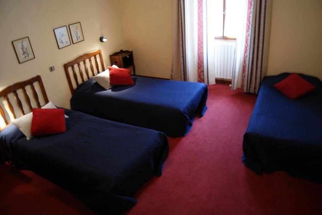 Logis Hotel De La Paix - 图尔尼 外观 照片
